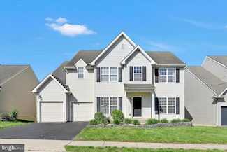 82 Grayson Ave, East Earl, PA 17519