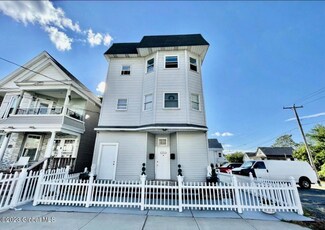 1633 Carrie St, Schenectady, NY 12308