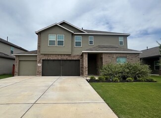 208 Otter Rd, Niederwald, TX 78640