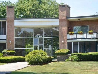 201 Hoffman Ave Unit 4, Cranston, RI 02920