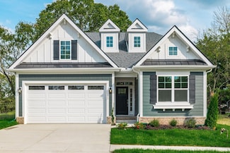 221 Crown Gardens Ct, Nashville, TN 37076