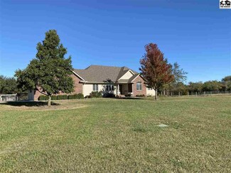 8604 W Cottonwood Ln, Hesston, KS 67062