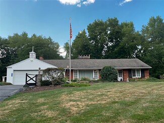 3600 Parkhill Cir NW, Canton, OH 44718