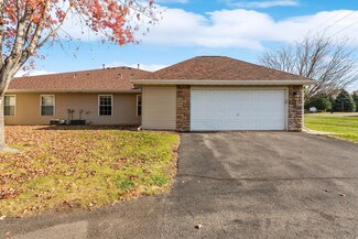 830 Roundhouse St, Shakopee, MN 55379