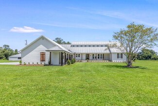 1128 Birdnest Rd, Lake Charles, LA 70611