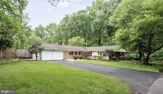 13030 Maple View Ln, Fairfax, VA 22033