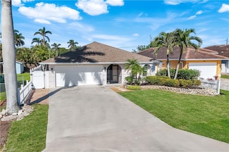 829 103rd Ave N, Naples, FL 34108