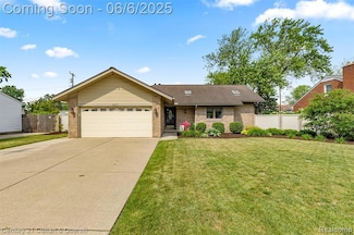 9377 Lamont St, Livonia, MI 48150