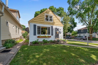 3174 S Lenox St, Milwaukee, WI 53207