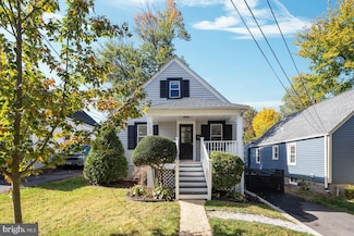 112 S Barton St, Arlington, VA 22204