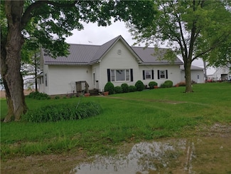 17519 N 1375th St, Chrisman, IL 61924