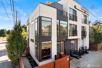 547 N 103rd St, Seattle, WA 98133