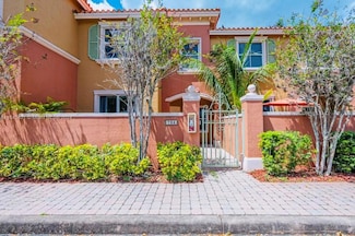 784 SW 106th Ave, Pembroke Pines, FL 33025