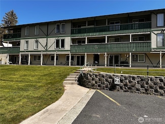 8348 Main St Unit 6, Peshastin, WA 98847