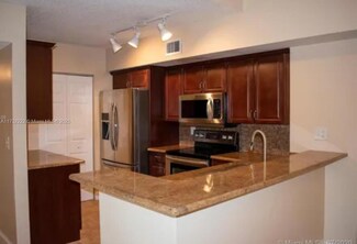 2640 S University Dr Unit 316, Davie, FL 33328