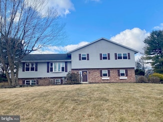 3 Woodland Ct, Hamburg, PA 19526