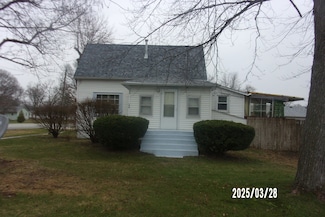 504 N Chicago St, Watseka, IL 60970