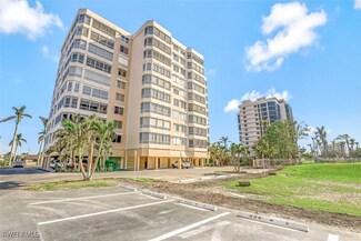 11116 Gulf Shore Dr Unit 904, Naples, FL 34108