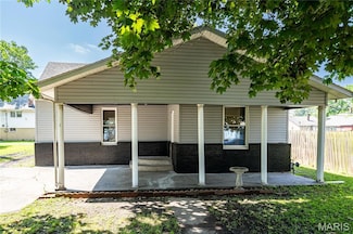 2428 E 25th St, Granite City, IL 62040
