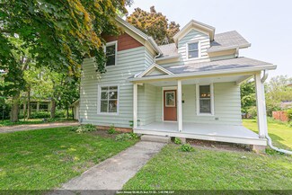 137 E Scott St, Omro, WI 54963