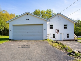 76 Kennedy Rd, West Brookfield, MA 01585