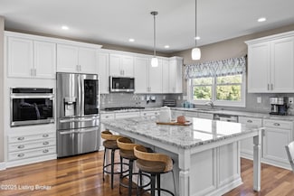 199 Crabapple Ln, Louisville, KY 40245