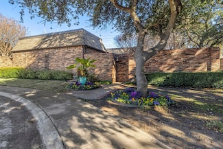 1604 Banbury Ln, Carrollton, TX 75006