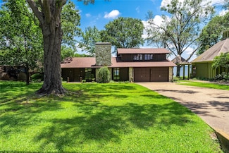 188 Enchanted Dr, Enchanted Oaks, TX 75156