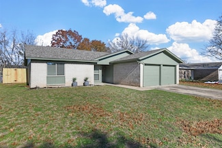 436 Fox Dr, Saginaw, TX 76179