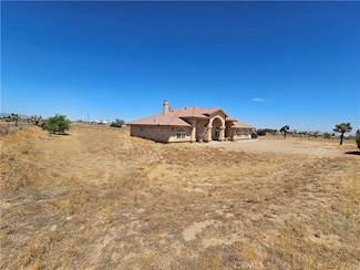 7677 Solano Rd, Phelan, CA 92371