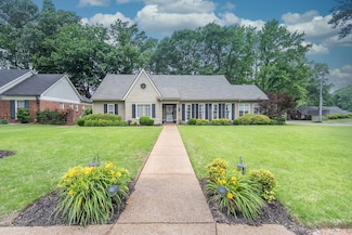 1525 Poplar Ridge Dr, Memphis, TN 38120