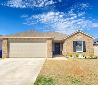 2932 Ridge Way, Chickasha, OK 73018