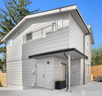 126 N 49th St, Seattle, WA 98103