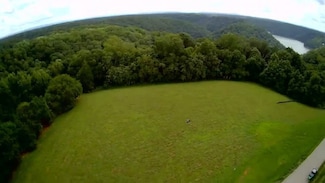 29 Lake Bluff Rd, Baxter, TN 38544