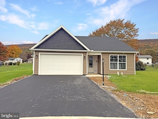 105 Bluestem Cir, Centre Hall, PA 16828