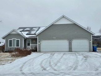 2595 Mossy Creek Dr, Owatonna, MN 55060