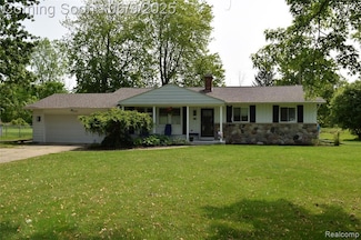 6009 Lancaster Dr, Flint, MI 48532