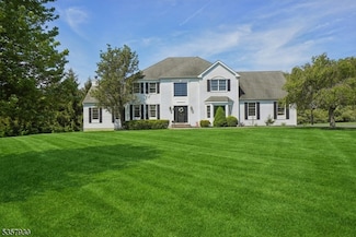 3 Creek Rd, Whitehouse Station, NJ 08889