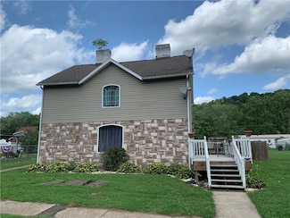 751 Maxwell Ave, La Belle, PA 15450