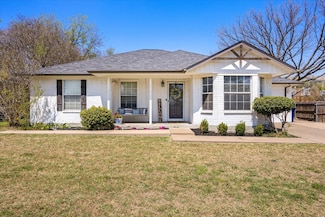 1709 W Doyle St, Granbury, TX 76048