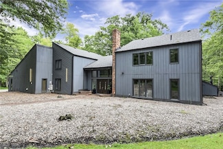 2925 Mill Gate Dr, Willoughby Hills, OH 44094