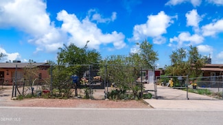 219 Polo Inn Rd, El Paso, TX 79915