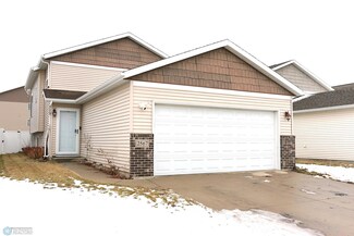 2567 54th Ave S, Fargo, ND 58104
