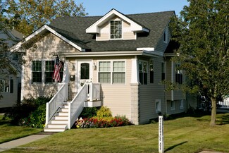 55 Riverdale Ave, Monmouth Beach, NJ 07750