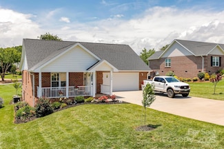 136 Augusta Dr, Spindale, NC 28160