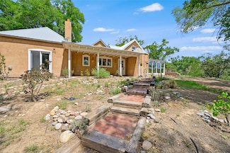 25 A County Road 117 S, Santa Fe, NM 87506