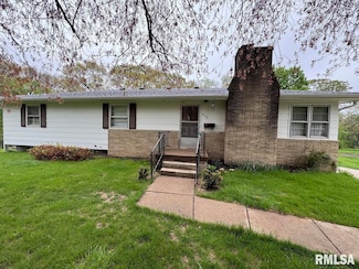 4528 5th Street B, East Moline, IL 61244