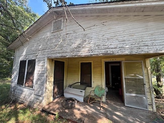 909 Elysian Fields Ave, Marshall, TX 75670