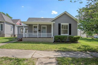 103 W Shawnee St, Paola, KS 66071