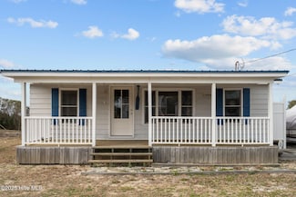 821 S Topsail Dr, Surf City, NC 28445